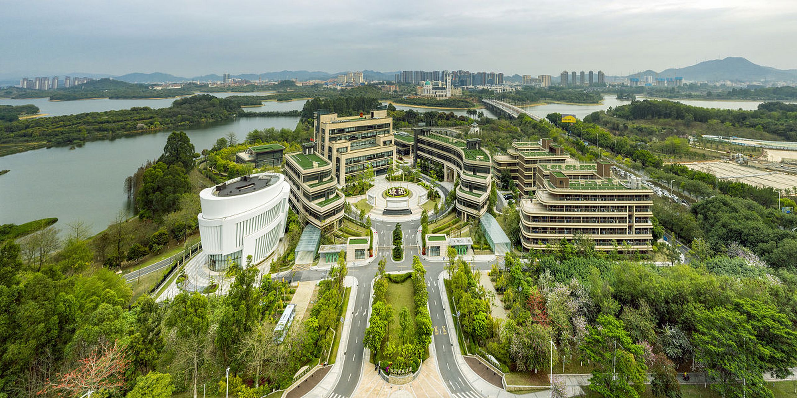 東莞松山湖科技產(chǎn)業(yè)園區(qū) 驅(qū)動(dòng)廣東科技創(chuàng)新的重要引擎